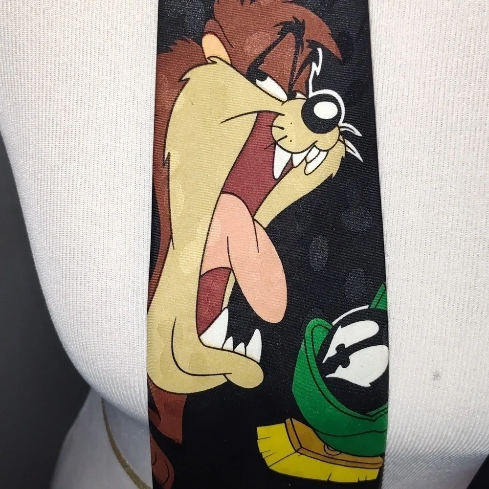 1996 Looney Tunes Mania Taz, Bugs Bunny, Daffy Duck, Marvin Martian Neck Tie